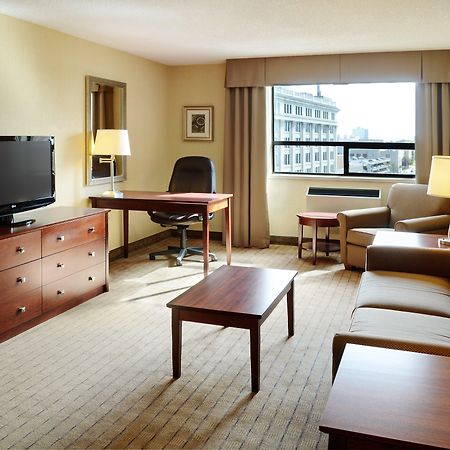 Holiday Inn & Suites Winnipeg Downtown By Ihg Екстериор снимка