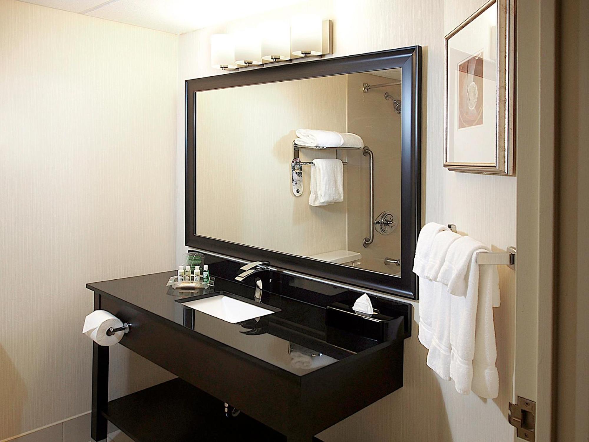 Holiday Inn & Suites Winnipeg Downtown By Ihg Екстериор снимка