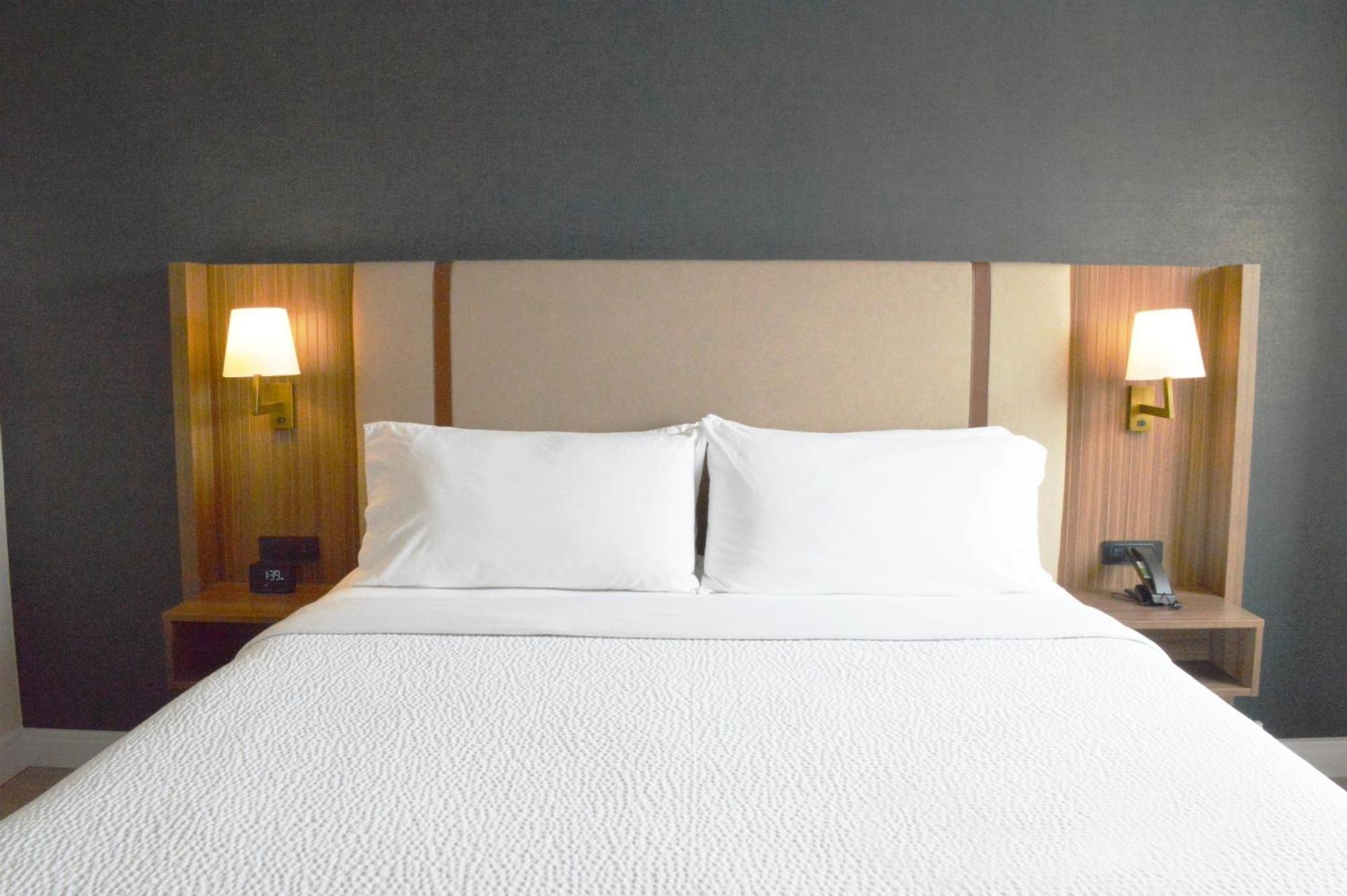 Holiday Inn & Suites Winnipeg Downtown By Ihg Екстериор снимка