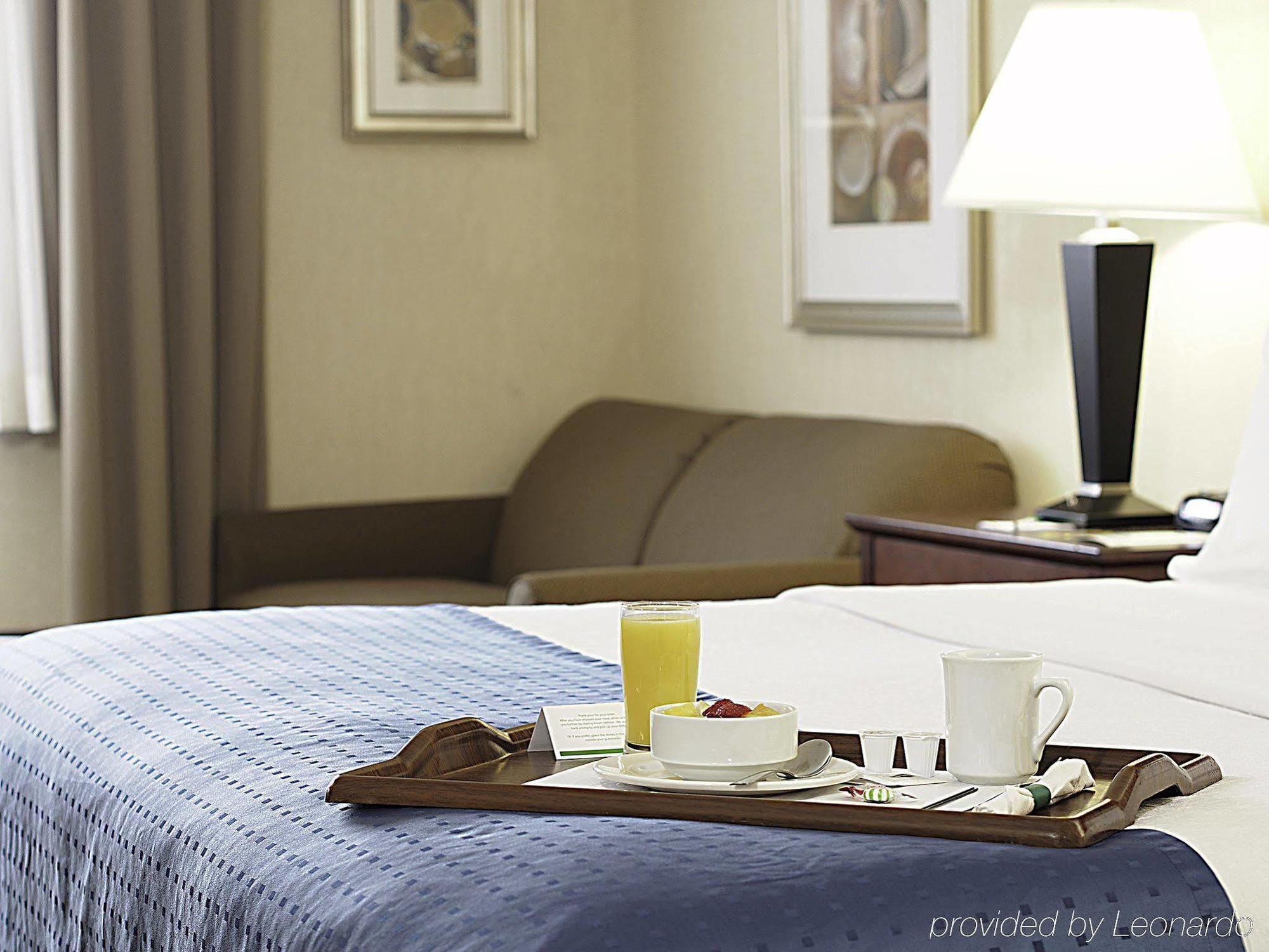 Holiday Inn & Suites Winnipeg Downtown By Ihg Екстериор снимка